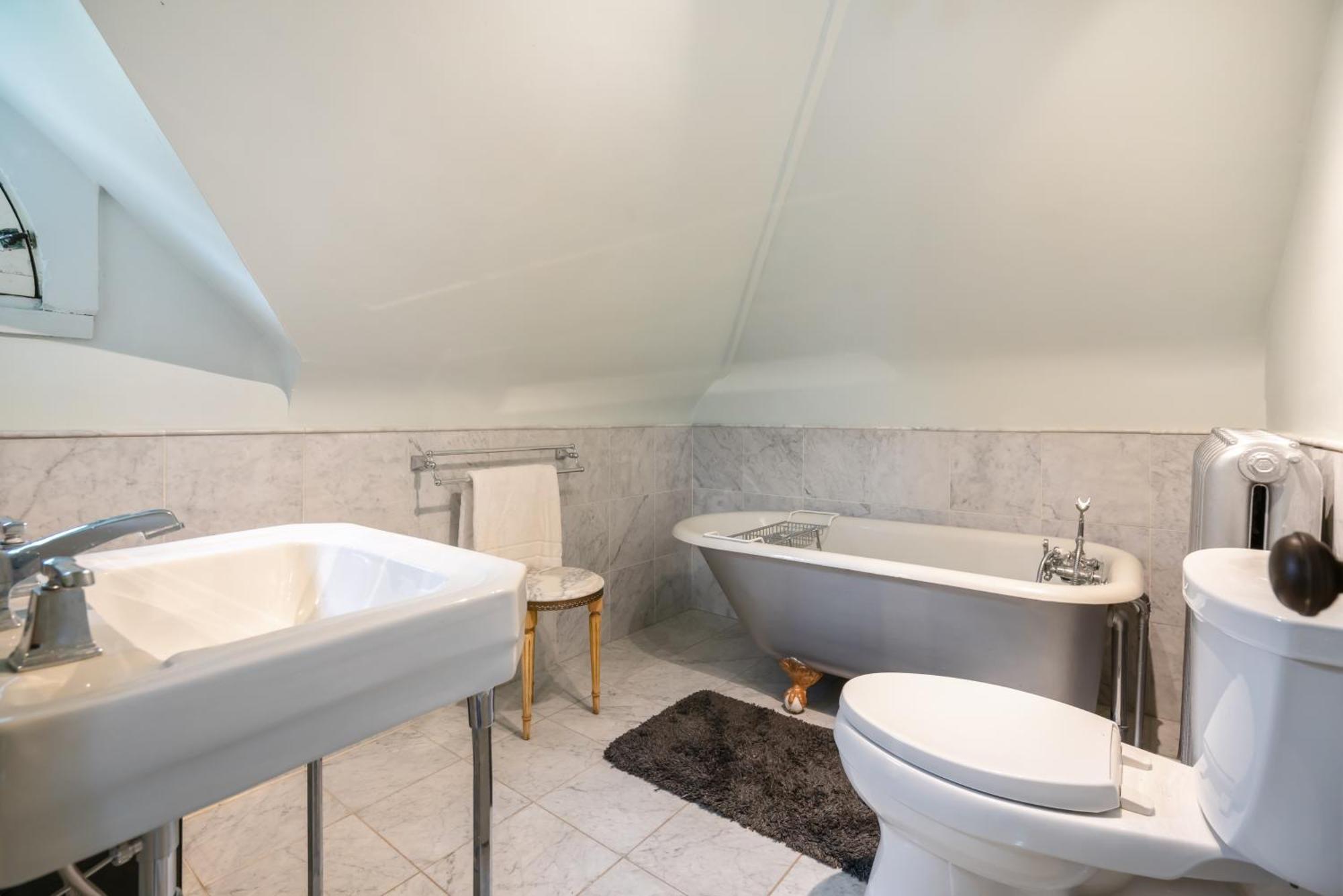 Lion's Head Bed & Breakfast 5*